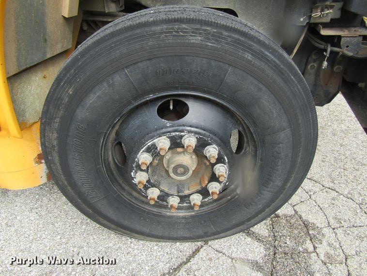 image for item FD9283 2002 Chevrolet Blue Bird school bus