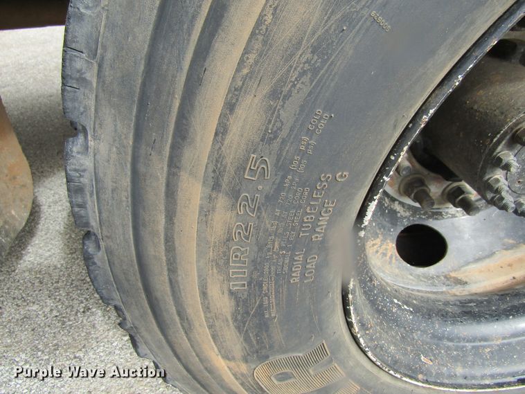 image for item FD9283 2002 Chevrolet Blue Bird school bus