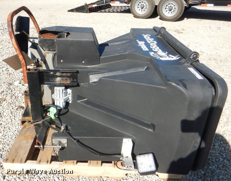 Salt Dogg TGS07 spreader in Hiawatha, KS Item FF9647 sold Purple Wave