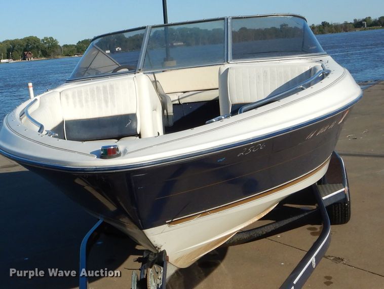 image for item FI9662 1996 Bayliner 2250LS boat