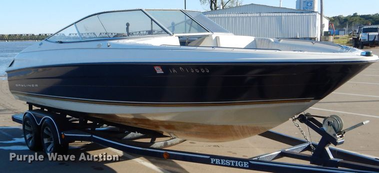 image for item FI9662 1996 Bayliner 2250LS boat