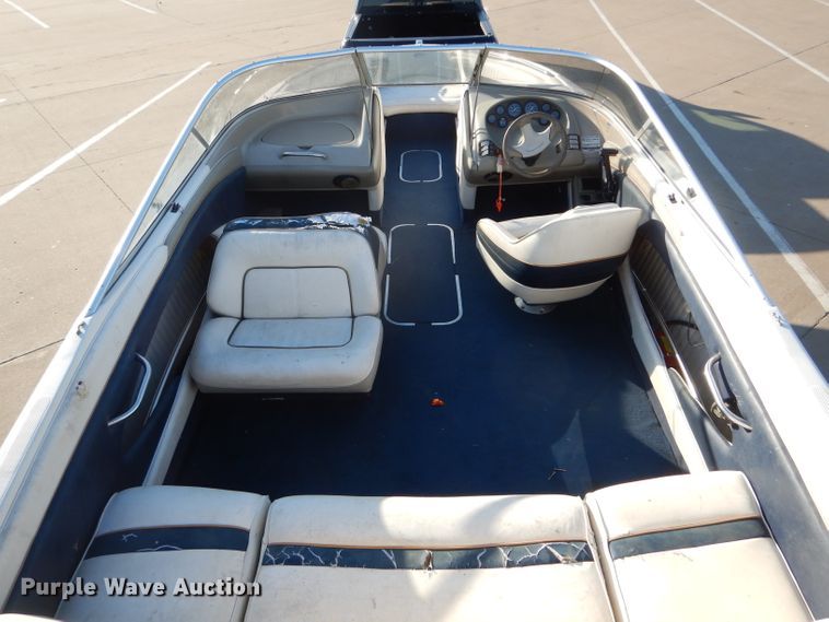 image for item FI9662 1996 Bayliner 2250LS boat