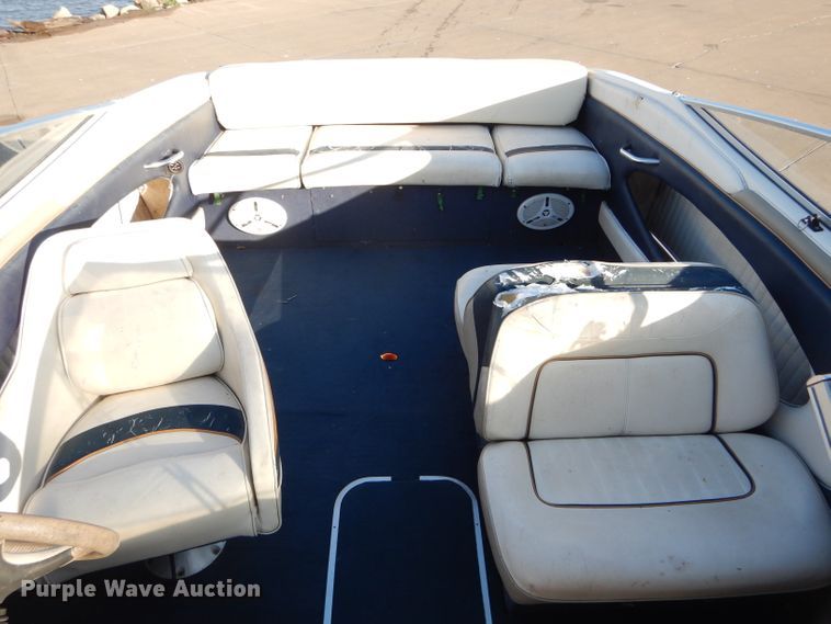 image for item FI9662 1996 Bayliner 2250LS boat