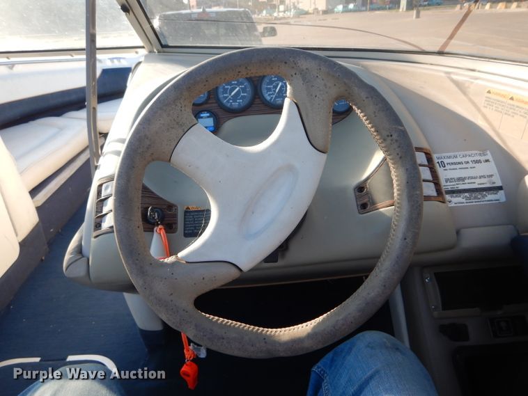 image for item FI9662 1996 Bayliner 2250LS boat