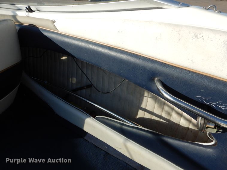 image for item FI9662 1996 Bayliner 2250LS boat