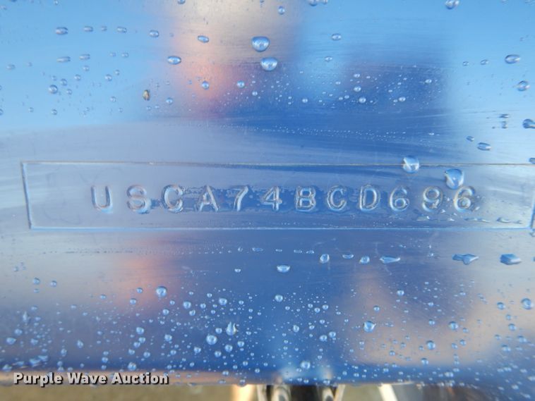 image for item FI9662 1996 Bayliner 2250LS boat