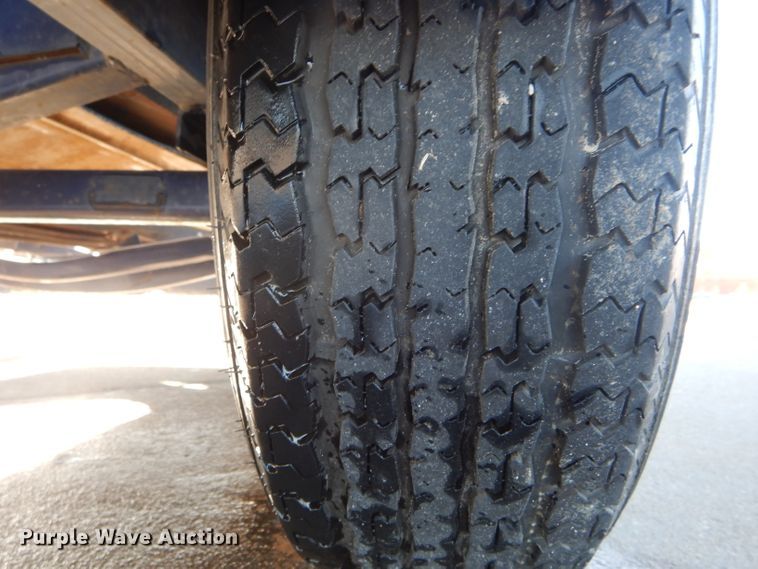 image for item FI9662 1996 Bayliner 2250LS boat