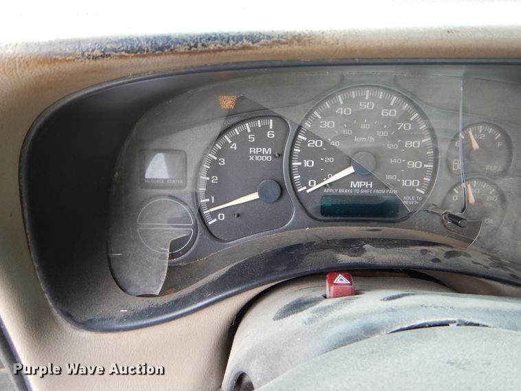 image for item FI9675 2002 GMC Sierra 2500HD pickup truck