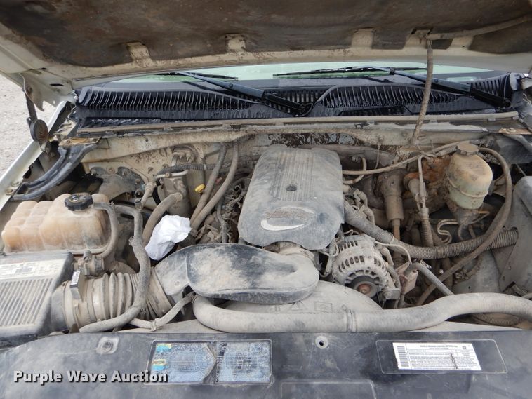 image for item FI9675 2002 GMC Sierra 2500HD pickup truck