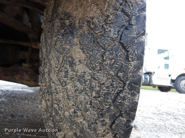 image for item FI9675 2002 GMC Sierra 2500HD pickup truck