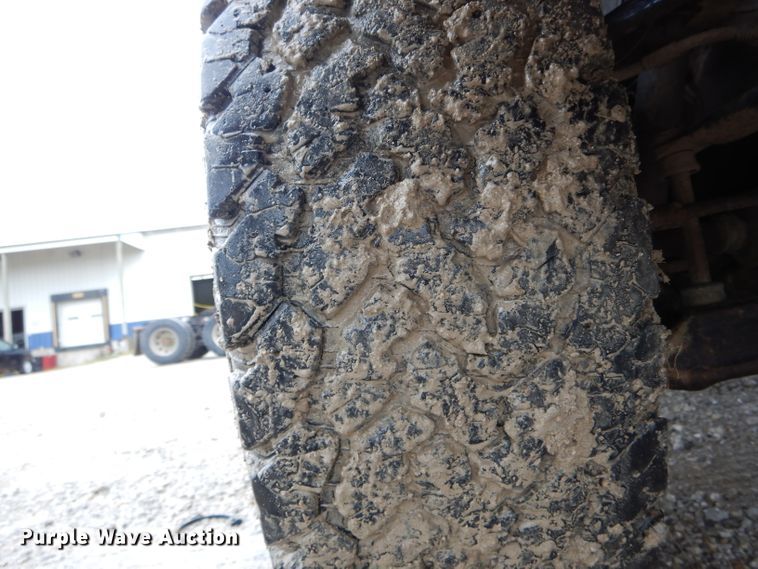 image for item FI9675 2002 GMC Sierra 2500HD pickup truck