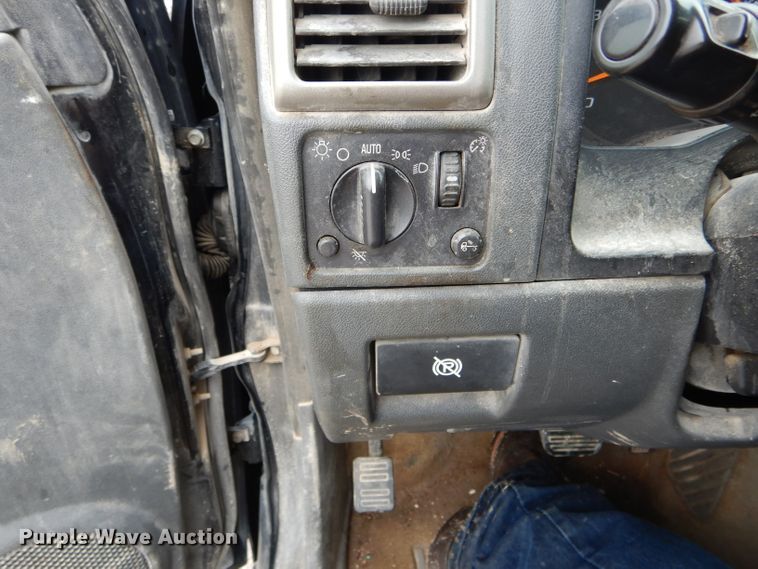 image for item FI9677 2005 GMC Canyon SLE pickup truck