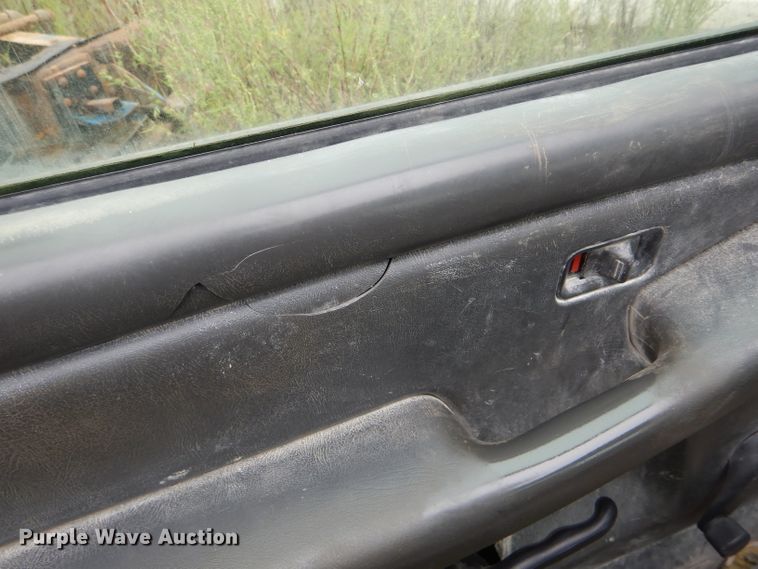 image for item FI9680 2002 GMC Sierra 2500HD pickup truck