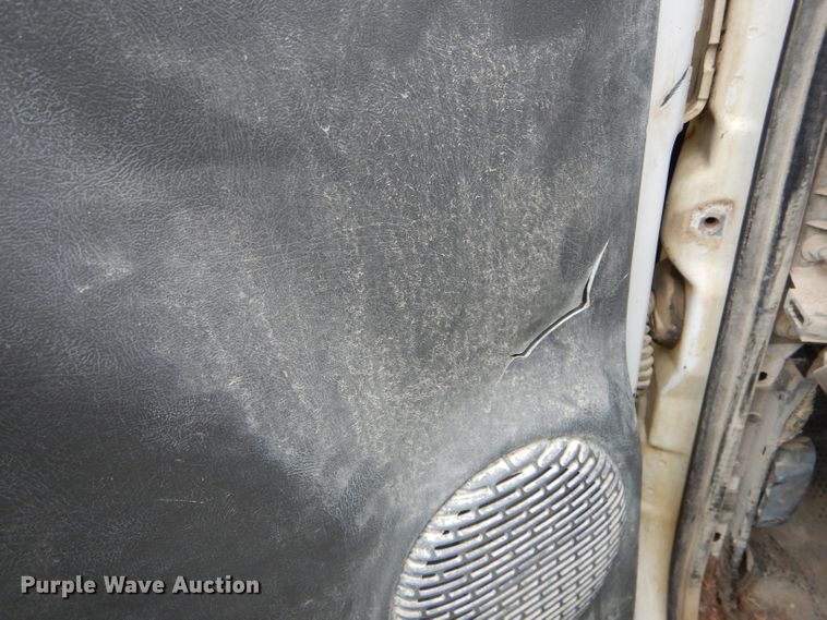 image for item FI9680 2002 GMC Sierra 2500HD pickup truck