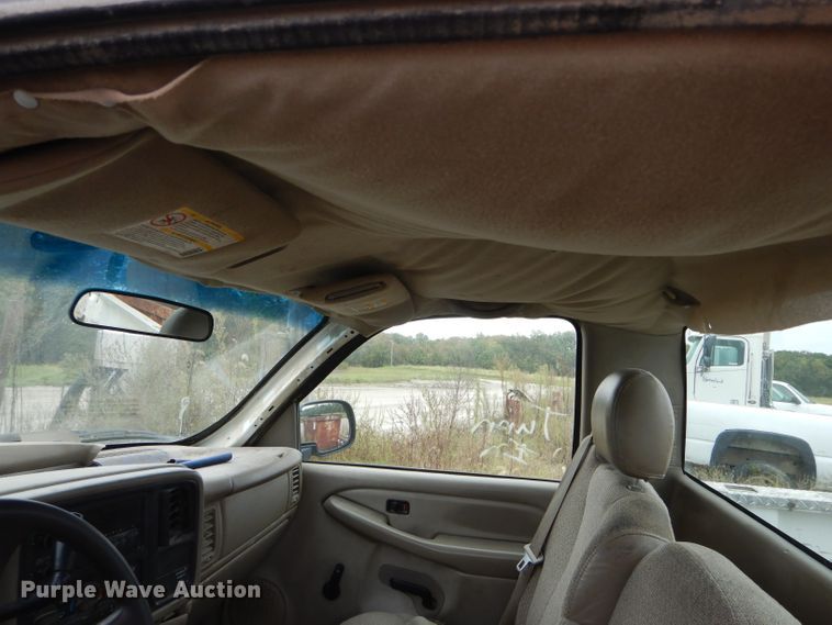 image for item FI9680 2002 GMC Sierra 2500HD pickup truck