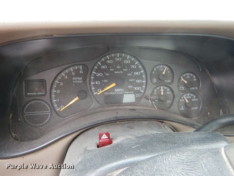 image for item FI9680 2002 GMC Sierra 2500HD pickup truck