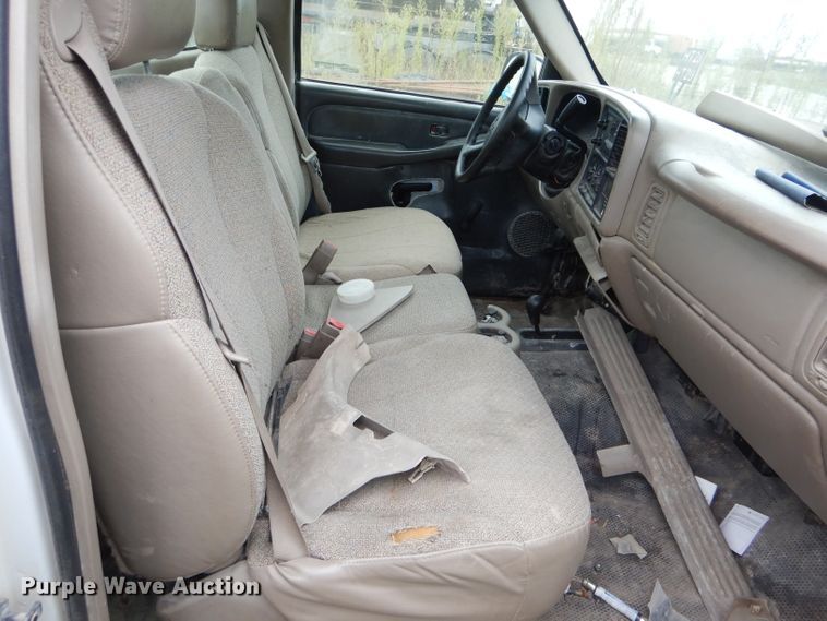 image for item FI9680 2002 GMC Sierra 2500HD pickup truck