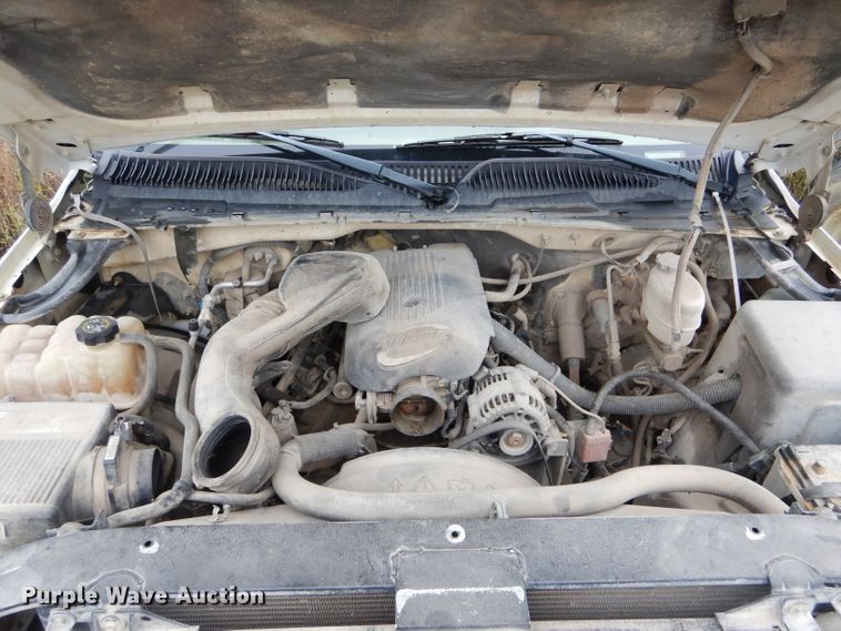 image for item FI9680 2002 GMC Sierra 2500HD pickup truck