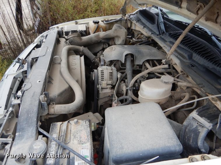 image for item FI9680 2002 GMC Sierra 2500HD pickup truck