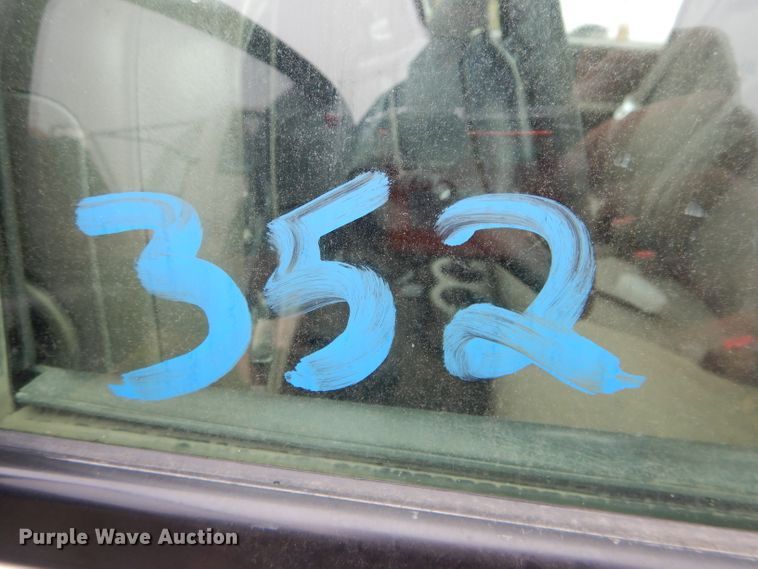 image for item FI9680 2002 GMC Sierra 2500HD pickup truck