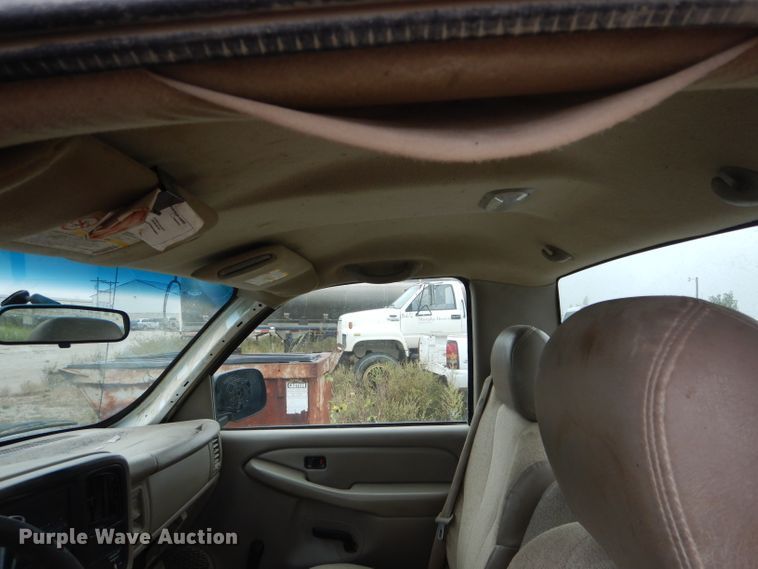 image for item FI9682 2002 GMC Sierra 2500HD pickup truck