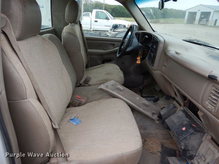 image for item FI9682 2002 GMC Sierra 2500HD pickup truck