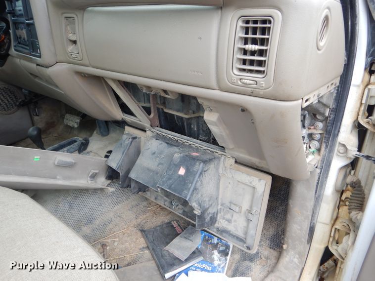 image for item FI9682 2002 GMC Sierra 2500HD pickup truck