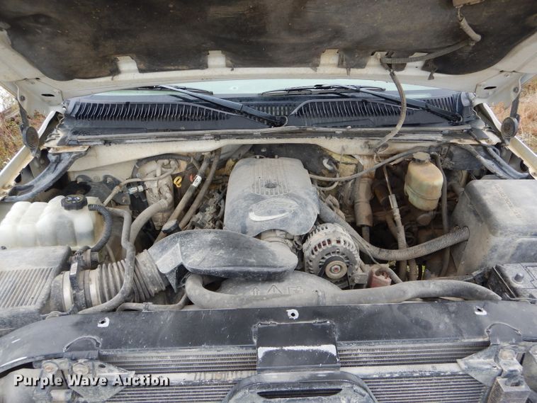 image for item FI9682 2002 GMC Sierra 2500HD pickup truck