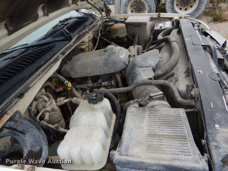 image for item FI9682 2002 GMC Sierra 2500HD pickup truck