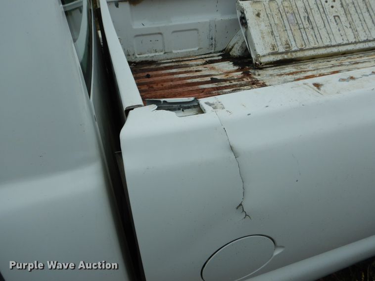 image for item FI9682 2002 GMC Sierra 2500HD pickup truck