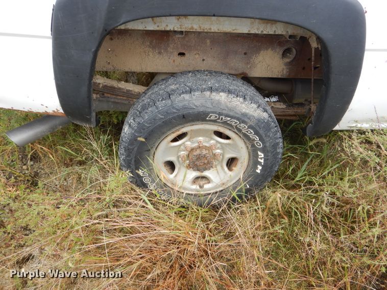 image for item FI9682 2002 GMC Sierra 2500HD pickup truck