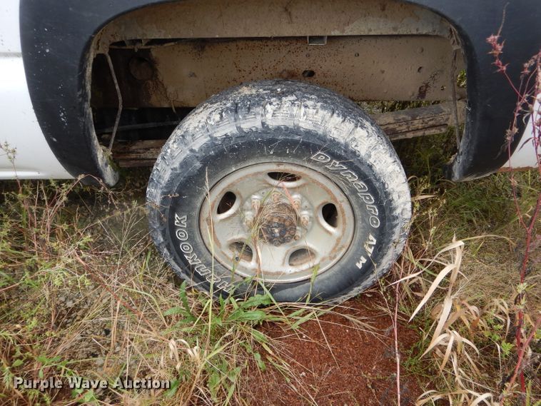 image for item FI9682 2002 GMC Sierra 2500HD pickup truck