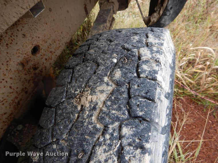 image for item FI9682 2002 GMC Sierra 2500HD pickup truck