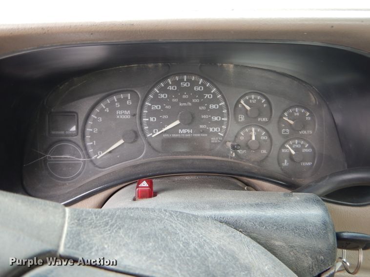 image for item FI9683 2002 GMC Sierra 2500HD pickup truck