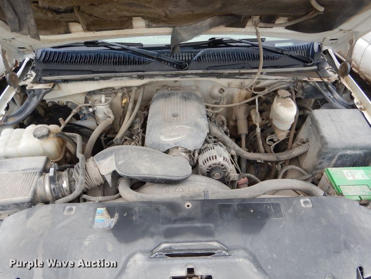 image for item FI9683 2002 GMC Sierra 2500HD pickup truck