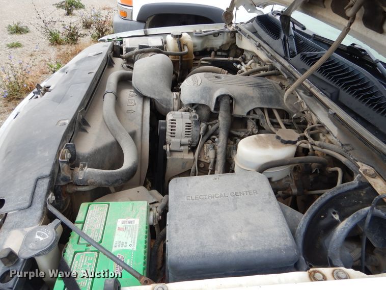 image for item FI9683 2002 GMC Sierra 2500HD pickup truck