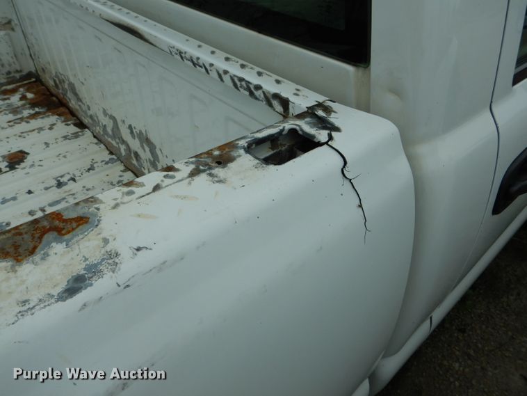 image for item FI9683 2002 GMC Sierra 2500HD pickup truck