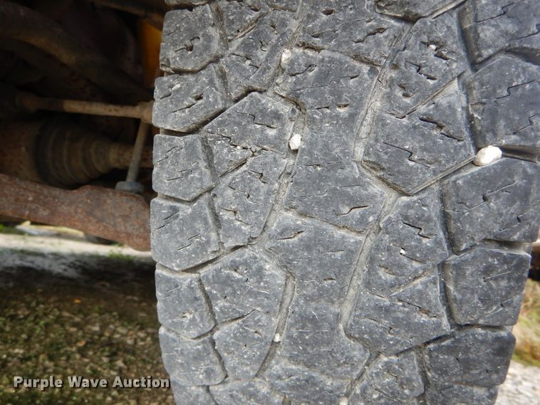 image for item FI9683 2002 GMC Sierra 2500HD pickup truck