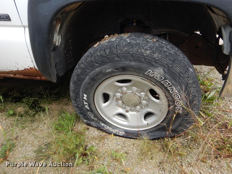 image for item FI9683 2002 GMC Sierra 2500HD pickup truck