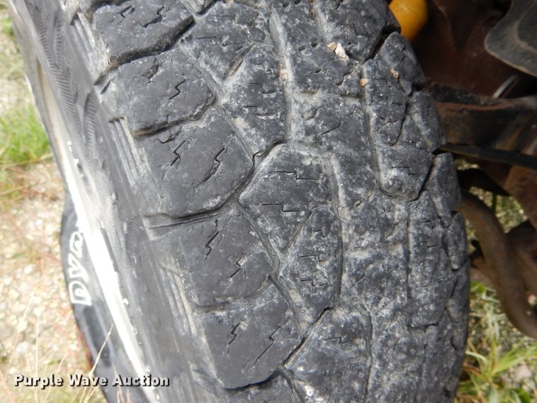 image for item FI9683 2002 GMC Sierra 2500HD pickup truck