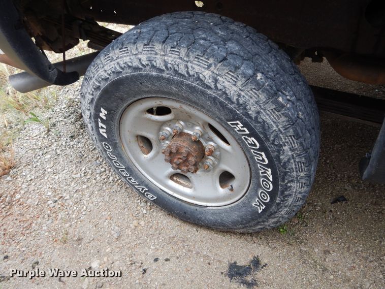 image for item FI9683 2002 GMC Sierra 2500HD pickup truck