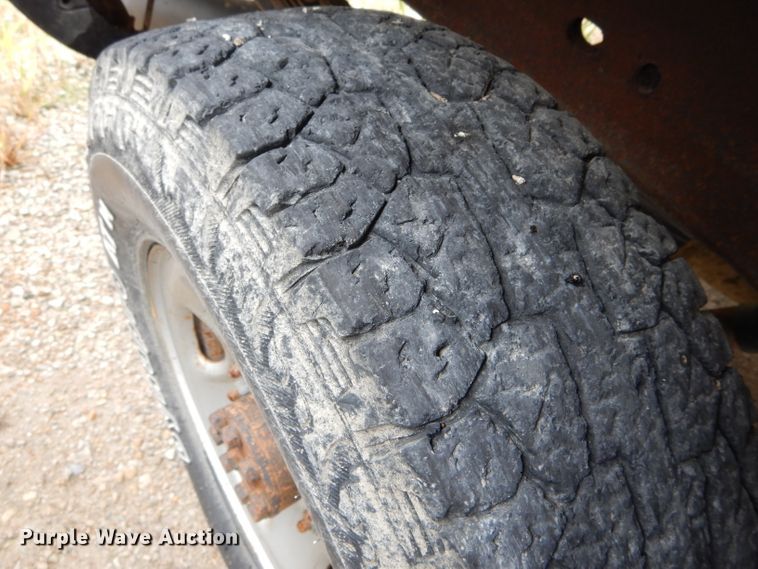 image for item FI9683 2002 GMC Sierra 2500HD pickup truck