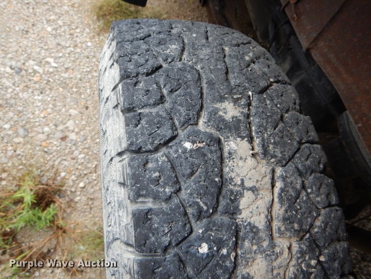 image for item FI9683 2002 GMC Sierra 2500HD pickup truck