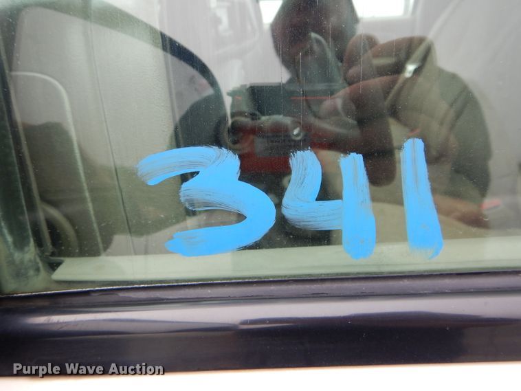 image for item FI9683 2002 GMC Sierra 2500HD pickup truck