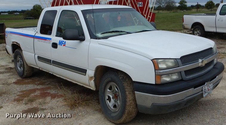 image for item FI9688 2004 Chevrolet Silverado 1500 Ext. Cab pickup truck