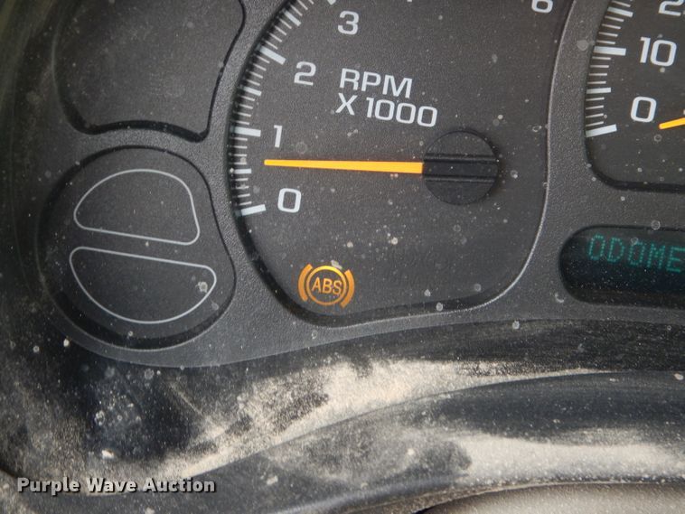 image for item FI9688 2004 Chevrolet Silverado 1500 Ext. Cab pickup truck