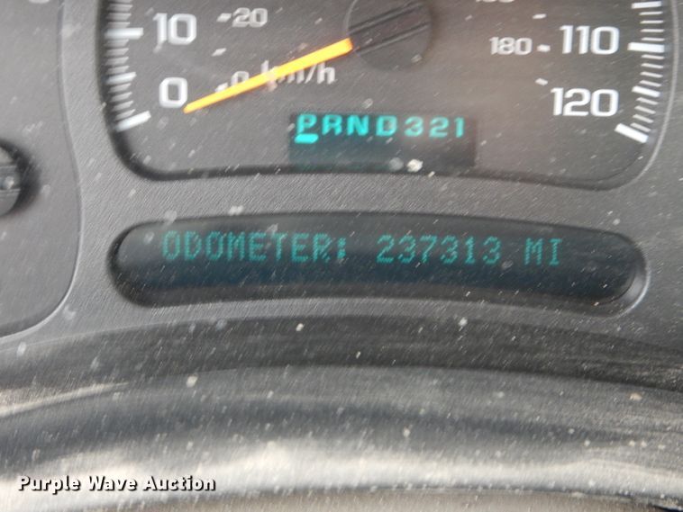 image for item FI9688 2004 Chevrolet Silverado 1500 Ext. Cab pickup truck