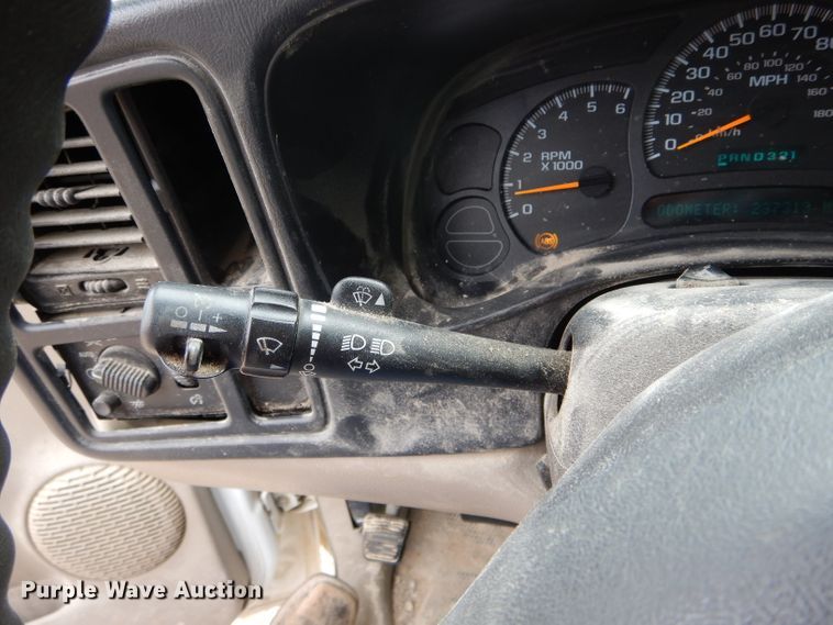 image for item FI9688 2004 Chevrolet Silverado 1500 Ext. Cab pickup truck