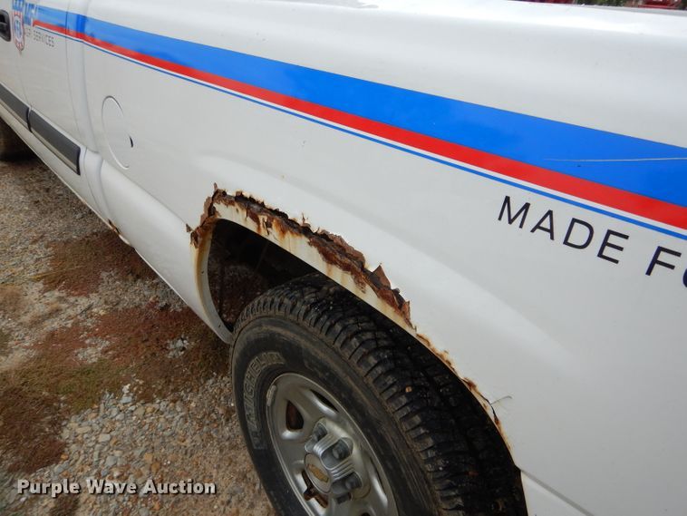 image for item FI9688 2004 Chevrolet Silverado 1500 Ext. Cab pickup truck