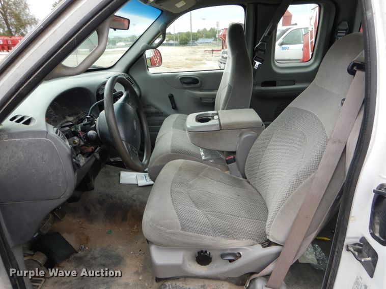 image for item FI9690 2000 Ford F150 SuperCab pickup truck